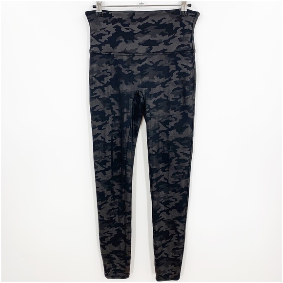 Spanx Faux Leather Camo Leggings Sz L - Picture 2 of 13